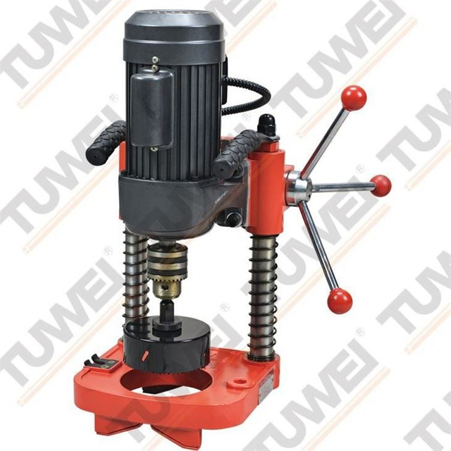 Máquina portátil de corte de furos